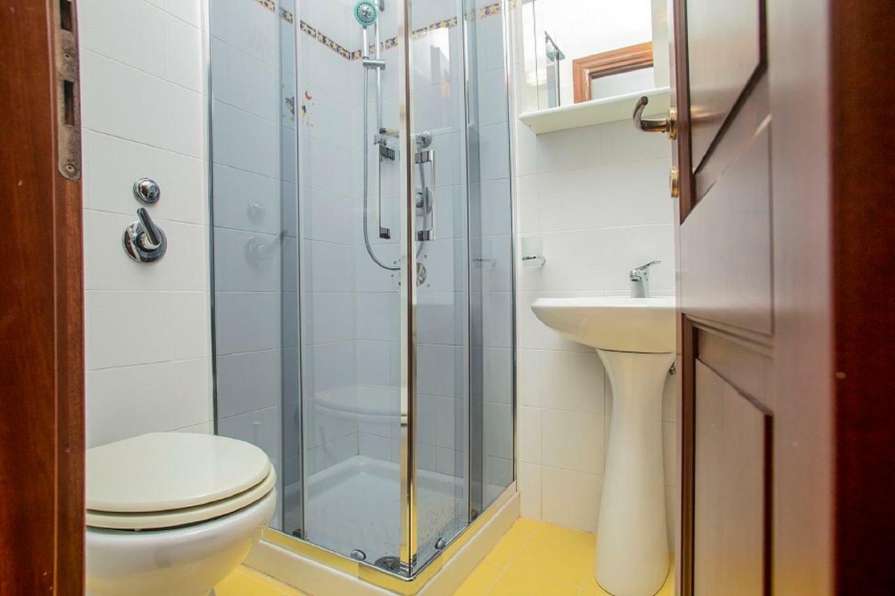 Bilocale Via Umbria Apartment ซานตา เตเรซา กัลลูรา ภายนอก รูปภาพ