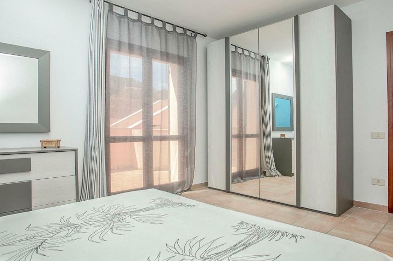 Bilocale Via Umbria Apartment ซานตา เตเรซา กัลลูรา ภายนอก รูปภาพ